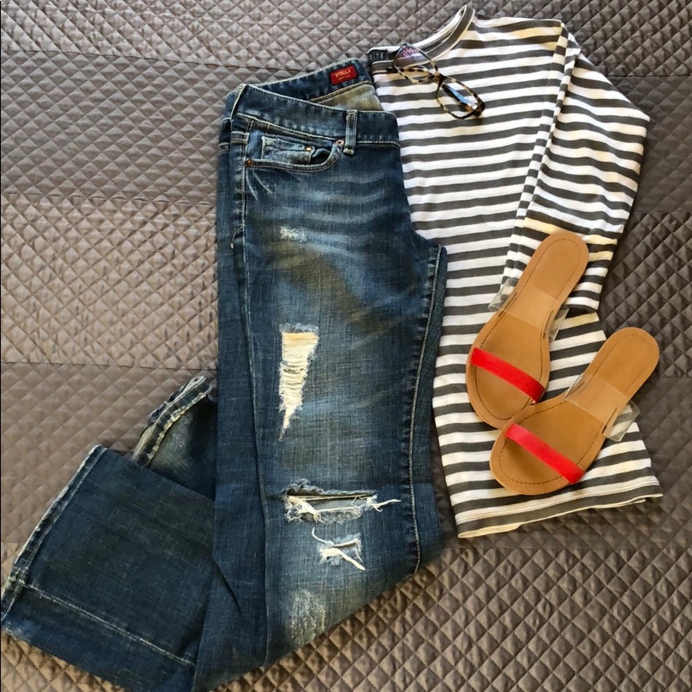 Express - Distressed Jeans
